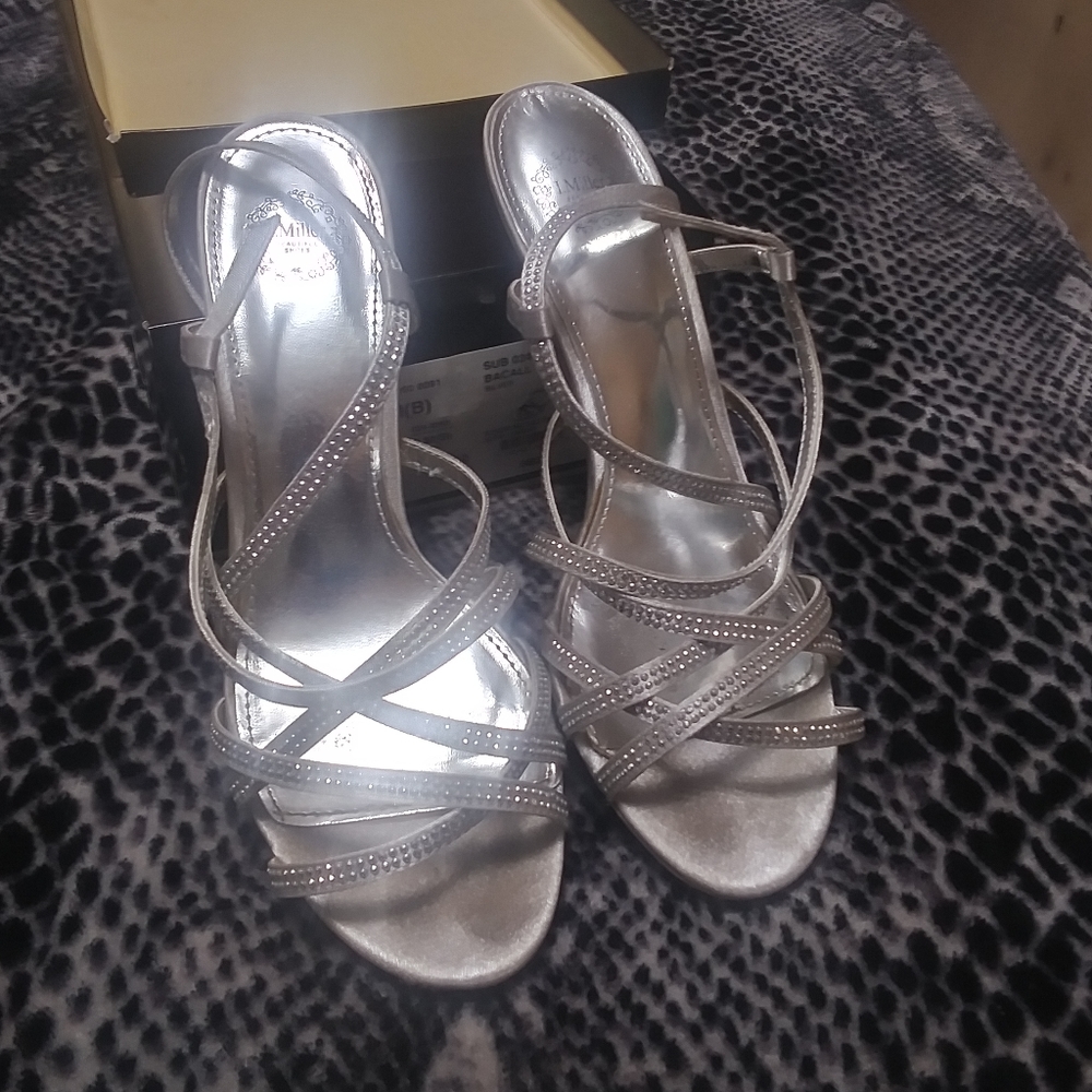 Heels - Picture 3 of 4